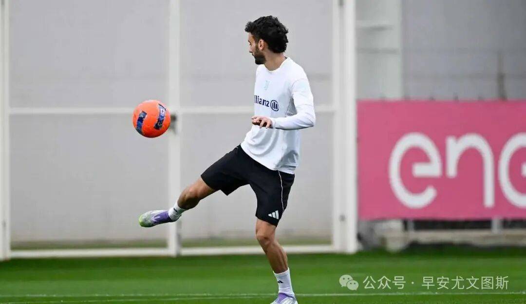 卡纳瓦罗盛赞斯帕莱蒂，尤文考虑引进马赛和莱比锡中场补强，马里奥转会水晶宫？